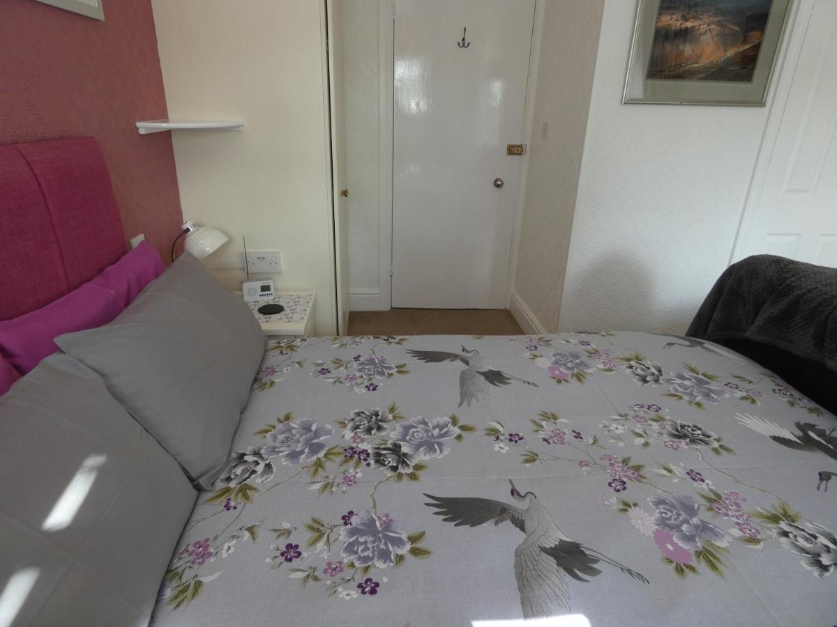 Pensión White Rose 4*